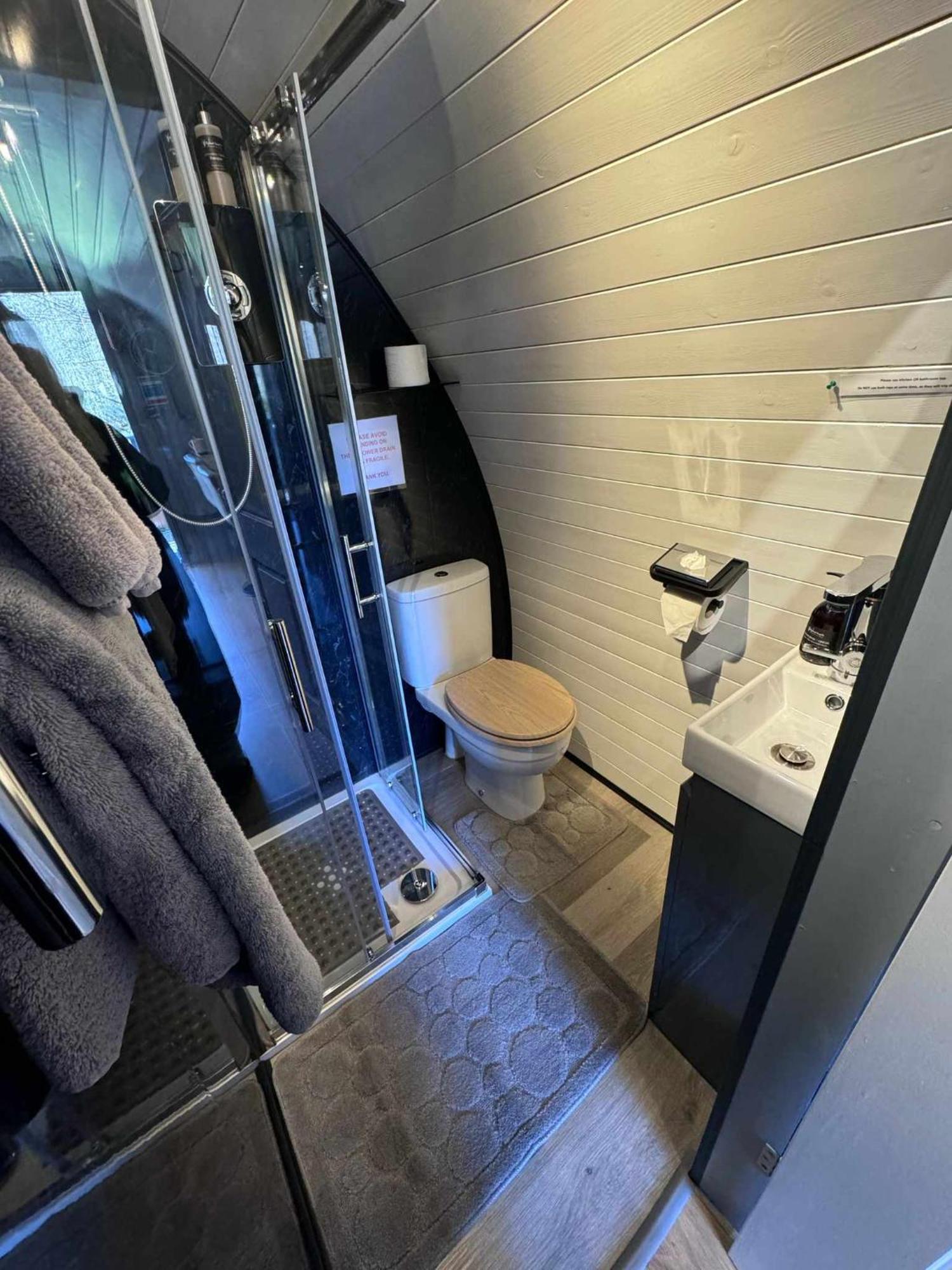 Chalet Nevis Pod, West Highland Way Holidays Kinlochleven